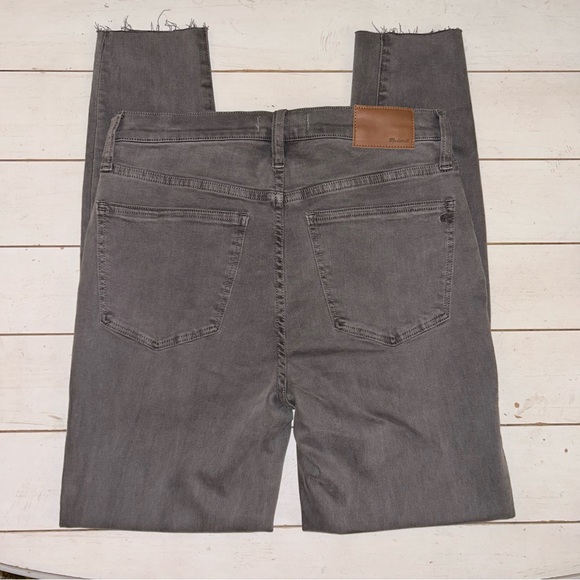 Madewell // Grey Jean Size 28 - Picture 4 of 11